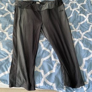 The North Face Capri style work out pants